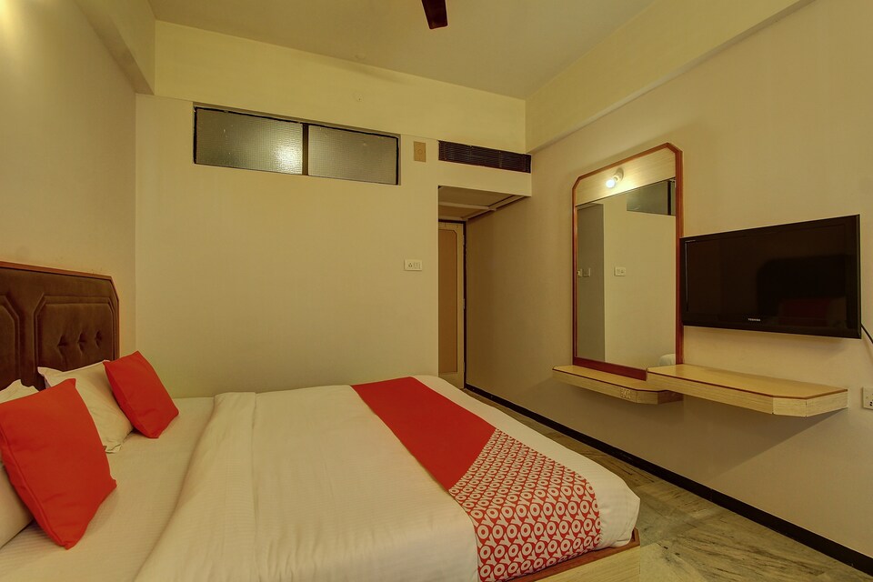 Collection O 24579 Hotel Padmam Town Hall Rd, Madurai City Centre, Madurai