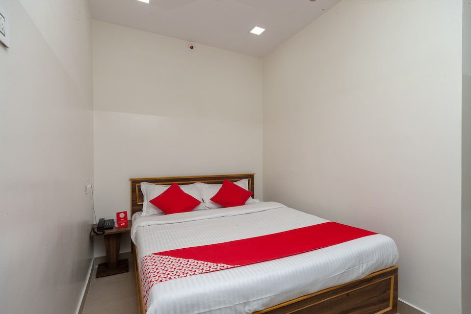 OYO 24580 Sri Surya Guest Inn, Nellore Bus Station-II, Nellore