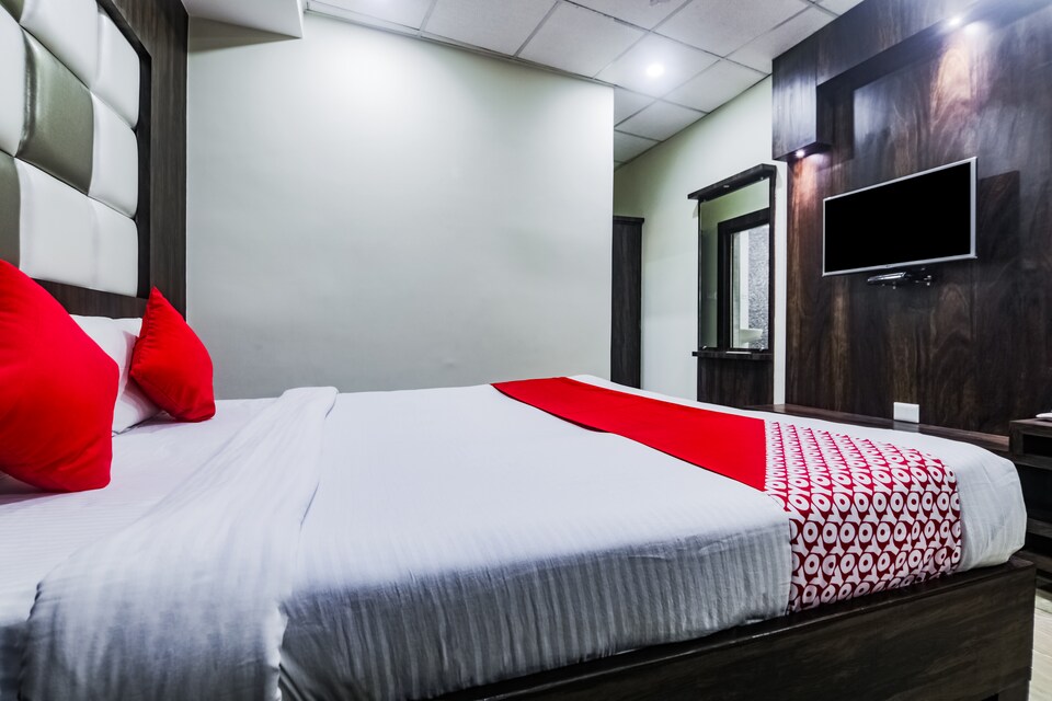 OYO 24581 Aditya's Hotel Bikram, Tezpur, Tezpur