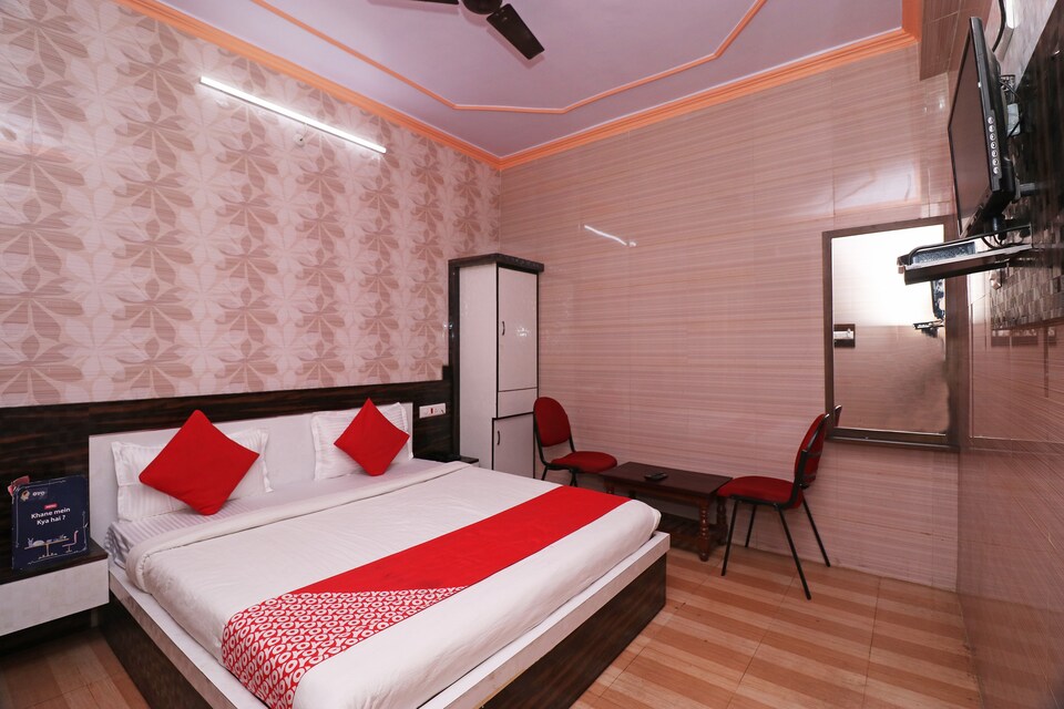 OYO 24585 Pr Palace, Charbagh Lucknow, Lucknow