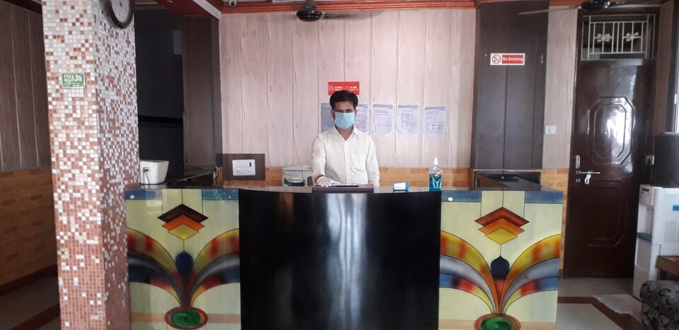 OYO 24585 Pr Palace, Charbagh Lucknow, Lucknow