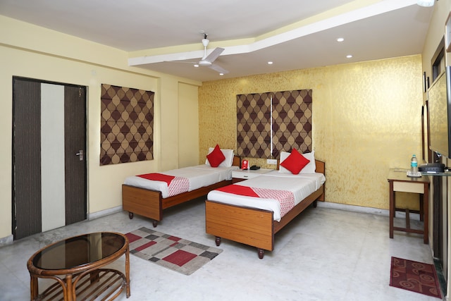 OYO Mishra Residency Newtown Near Rdb Cinemas