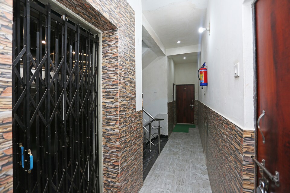 OYO 24593 Hotel Bachchan, Godowlia, Varanasi