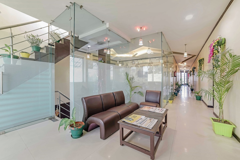 OYO 24594 Wind Cross, Kalka, Kalka