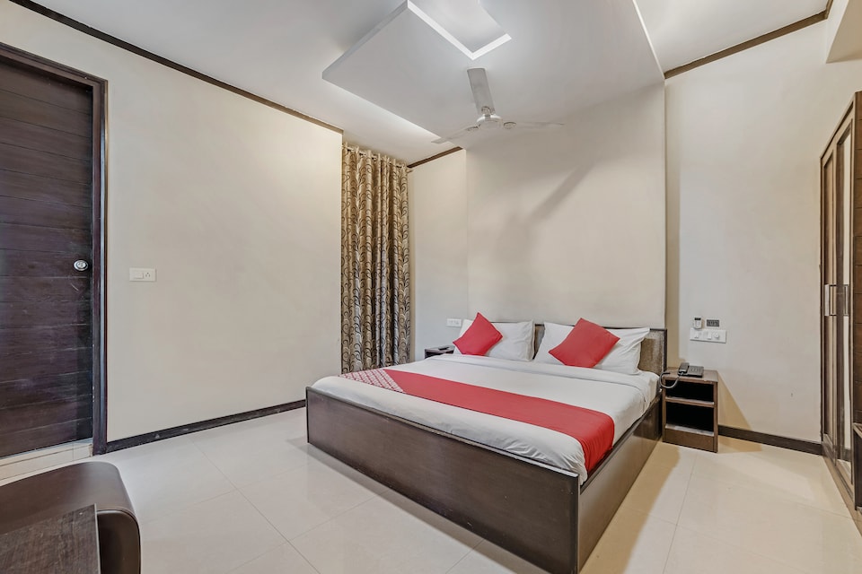 OYO 24594 Wind Cross, Kalka, Kalka