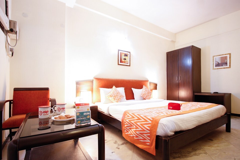 OYO Rooms 004 Waghawadi Road Bharuch, Kalubha Road Bhavnagar, Bhavnagar