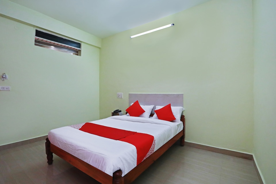 OYO 24623 Chetana Residency, Kushalnagar, Coorg