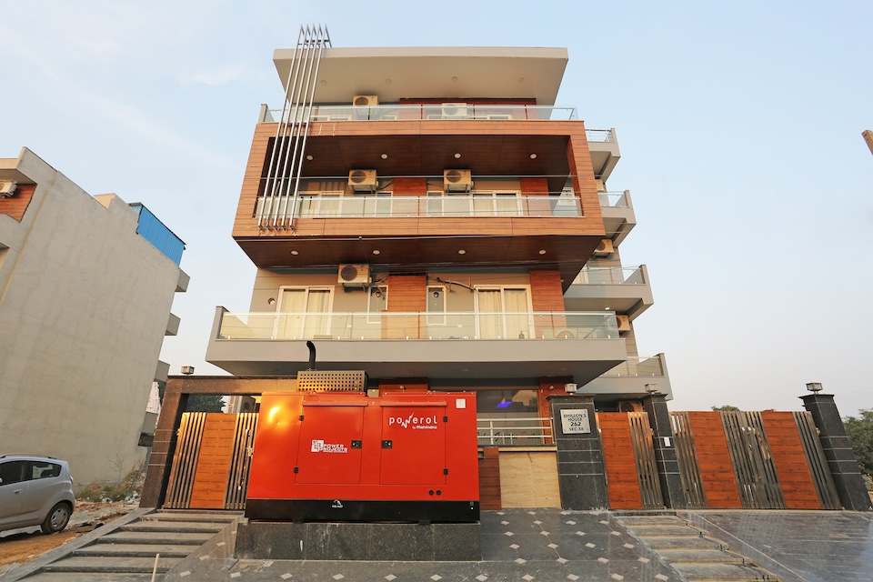 OYO 24626 Palm Garden Suites, Medanta, Gurgaon