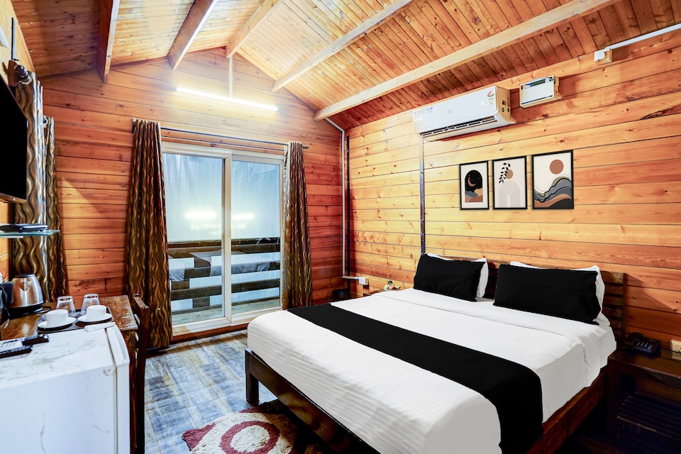 Super Townhouse Morjim, Morjim Goa, Goa