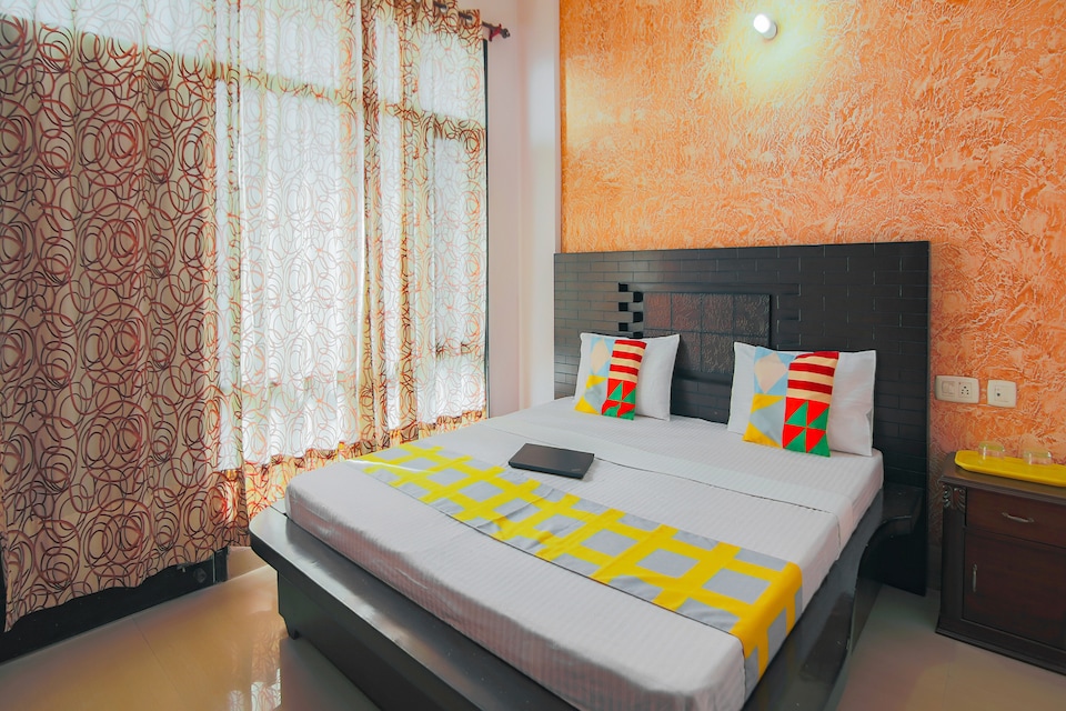 OYO Home 24640 Valley View 1BHK, Kasauli, Kasauli