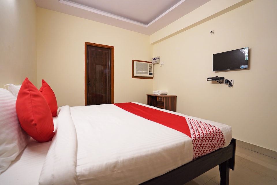 OYO Flagship 24651 GMD Vasundhara, Vaishali Kaushambi Metro, Ghaziabad