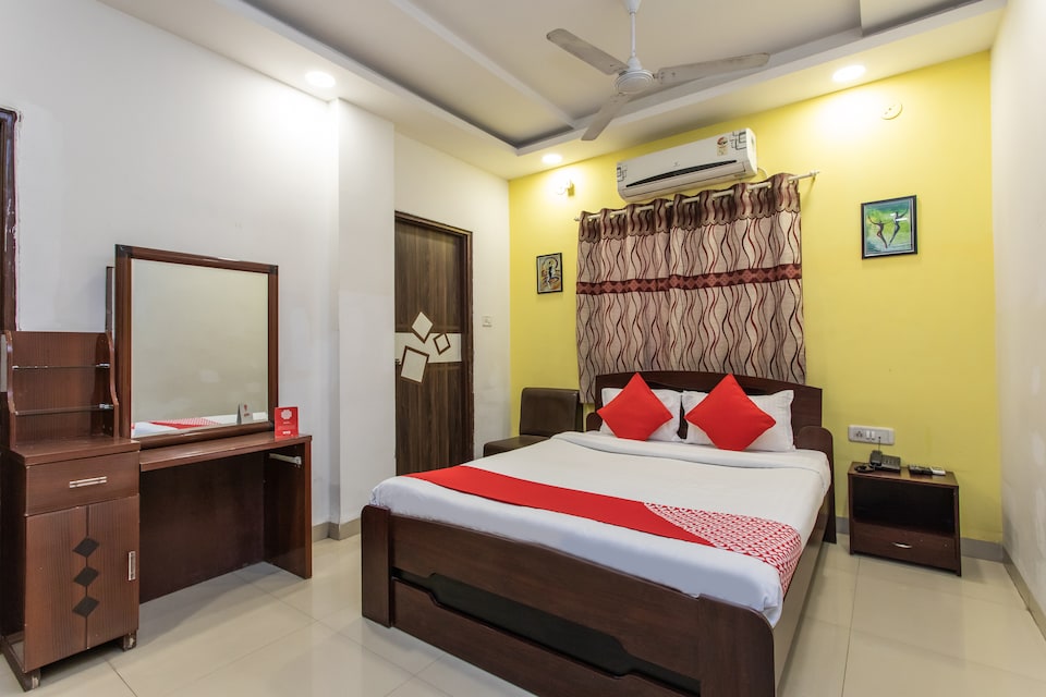 OYO 3205 Hotel New Luxury Royale, Vijay Nagar Indore, Indore