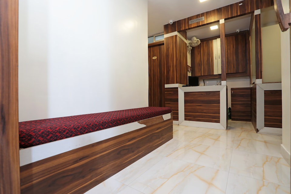 OYO Novus Guest House Near St. Thomas's Church, Esplanade Kolkata, Kolkata