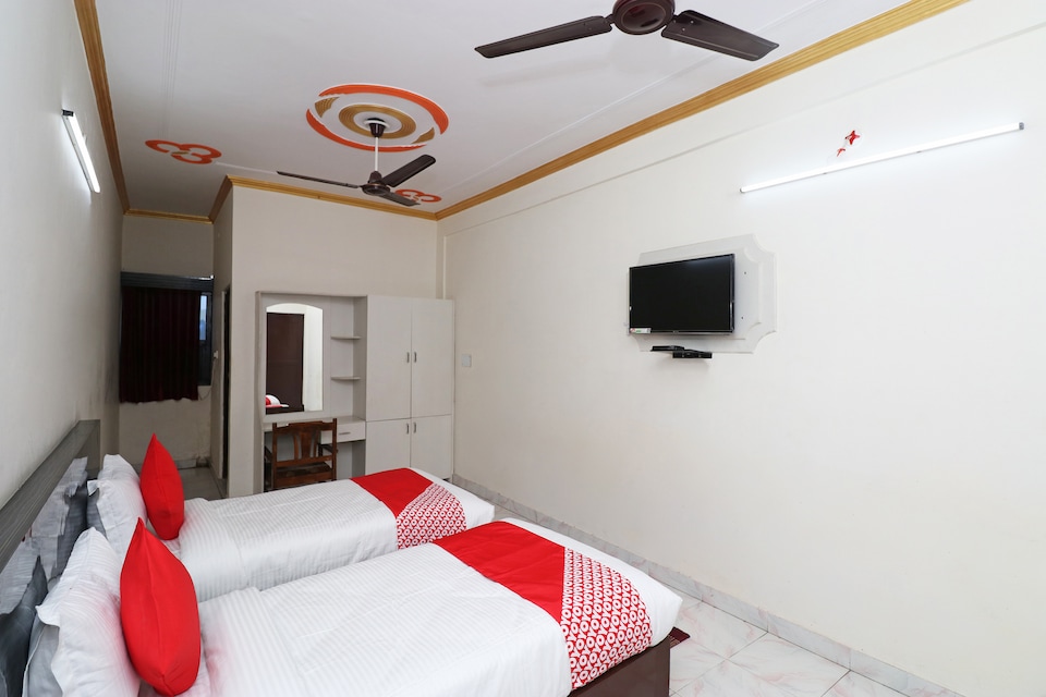 OYO 24654 Hotel Buddha, Kushinagar, Kushinagar