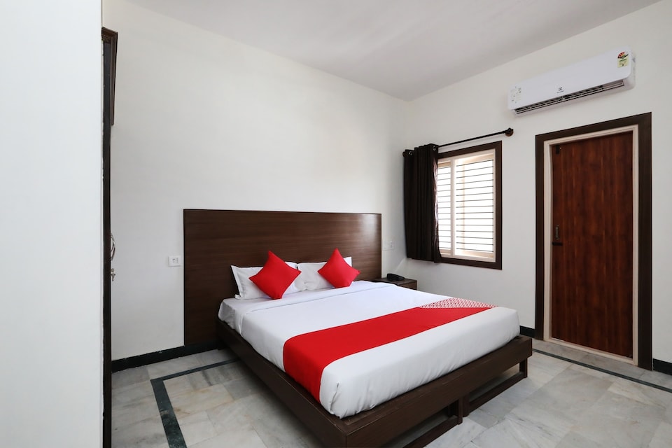 OYO24663 Udupi Yatrik Comforts, Mysore Outer, Mysore