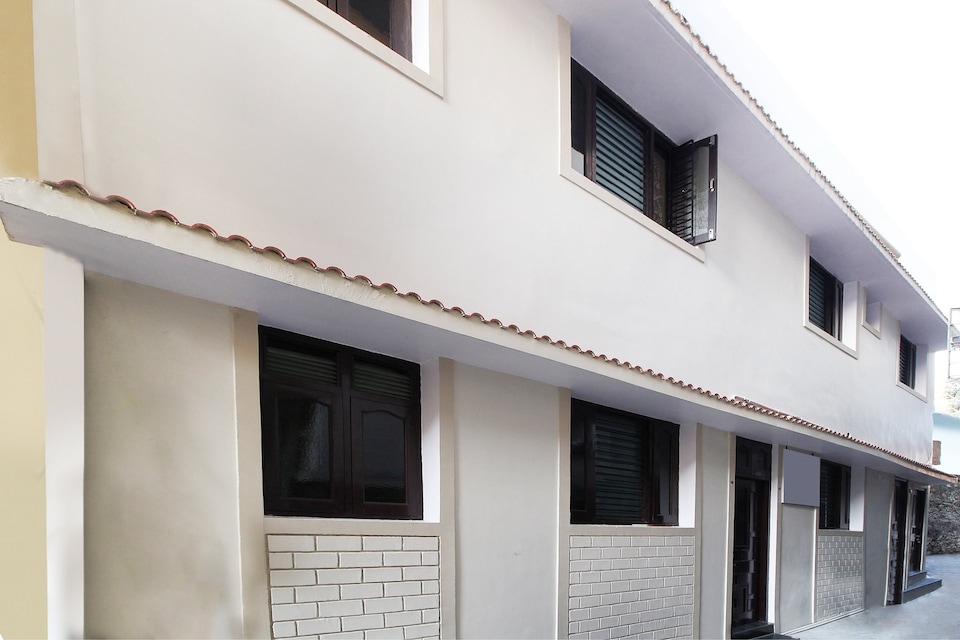 OYO Home 24665 Cozy Family Studio  Near Nakki Lake, Mount Abu Central, Mount-Abu