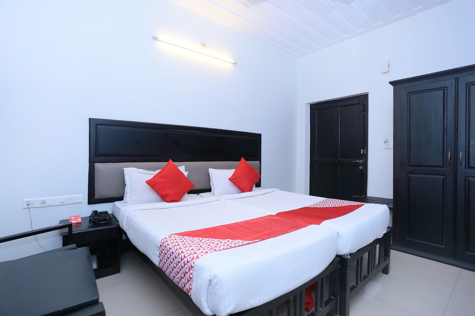 OYO Flagship 24675 The Trivandrum Hotel, Thampanoor Trivandrum, Trivandrum