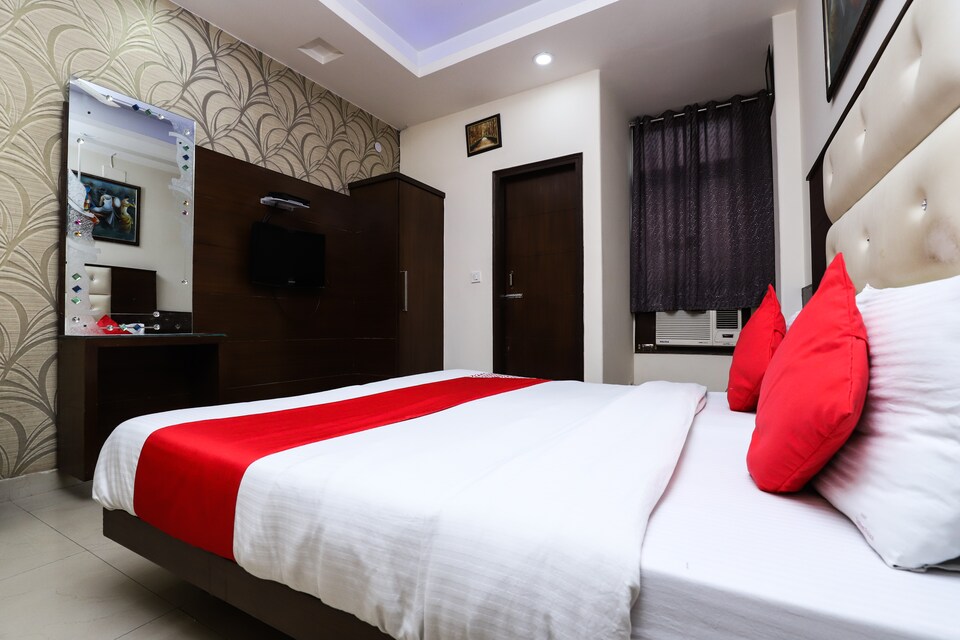 Capital O Tashkent Near Gurudwara Shri Bangla Sahib, Paharganj Delhi, Delhi