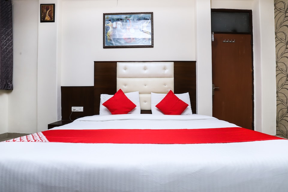 Capital O Tashkent Near Gurudwara Shri Bangla Sahib, Paharganj Delhi, Delhi