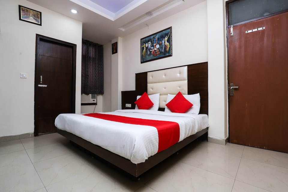 Capital O Tashkent Near Gurudwara Shri Bangla Sahib, Paharganj Delhi, Delhi