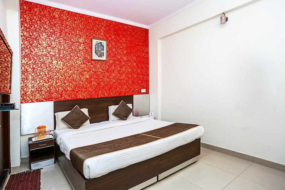 OYO 3209 Hotel Anand Villa, Shilpgram, Agra