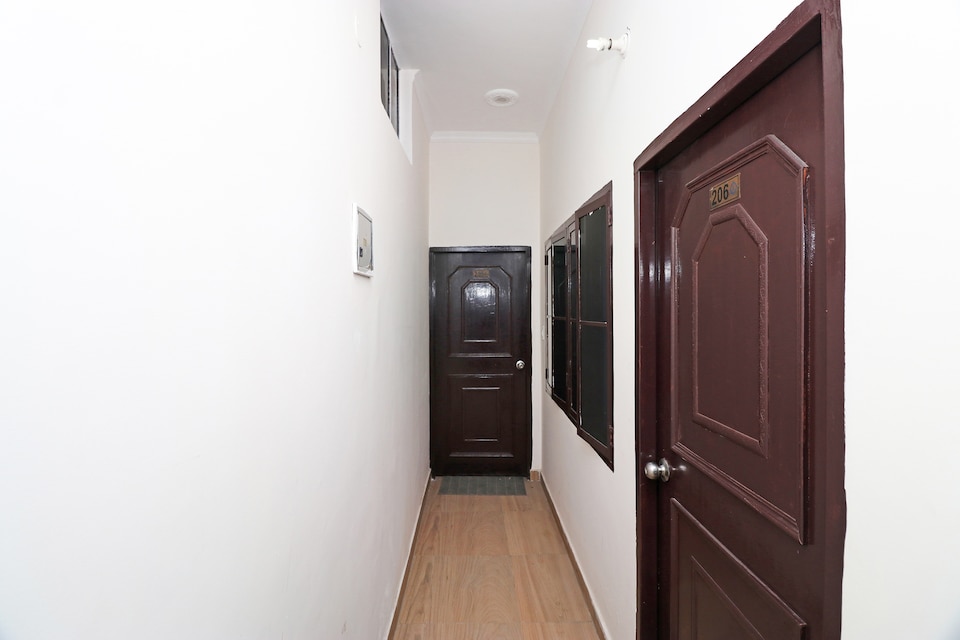 Hotel O Mahalaxmi Palace, Dehradun ISBT, Dehradun