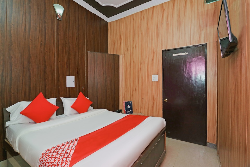 Hotel O Mahalaxmi Palace, Dehradun ISBT, Dehradun