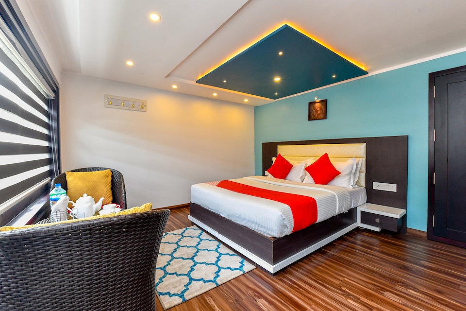 OYO 24725 Houseboat Royal River 4bhk, Alappuzha Backwaters, Punnamada Alleppey