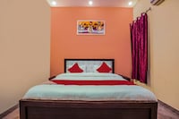 OYO Janak Residency Near Dabri Mor-janakpuri South Metro Station