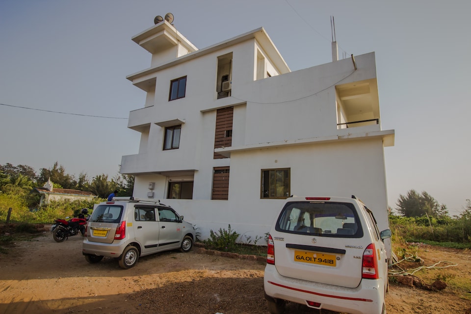 OYO Home 24768 Beach View Studio Morjim, Morjim Goa, Goa