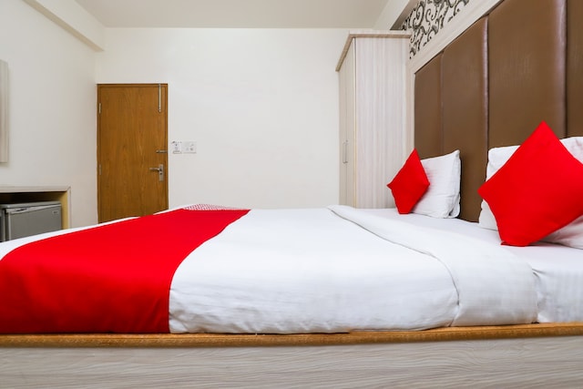 OYO Hotel Star Palace Near Gurudwara Shri Bangla Sahib