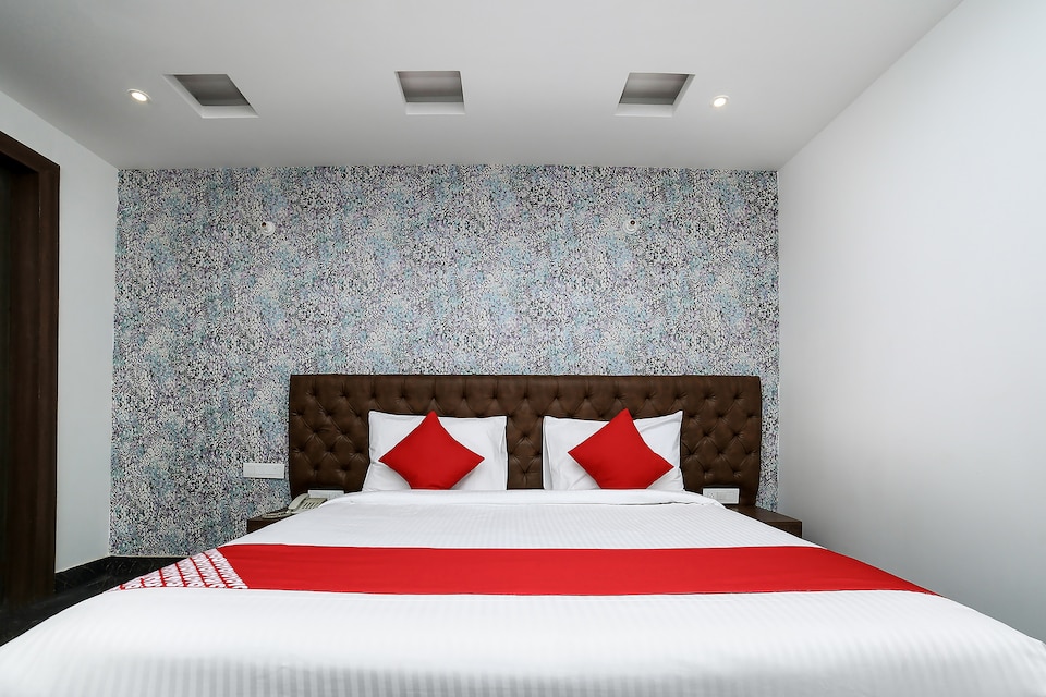 OYO 24806 Dev Greens, Airport Delhi, Delhi Transit