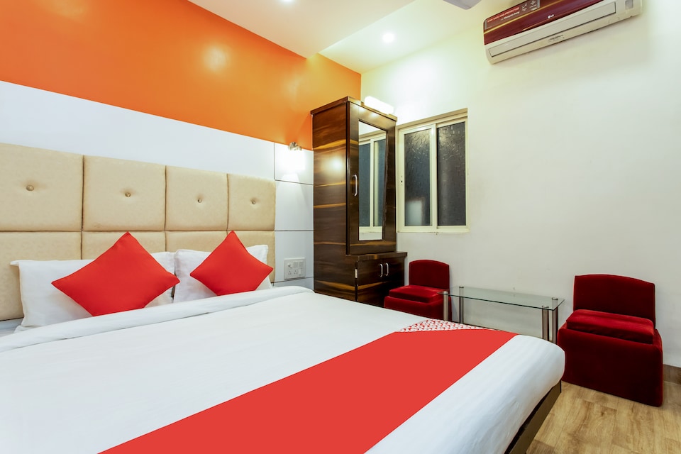 OYO 24822 Samarth Guest House, MG Road Indore, Indore