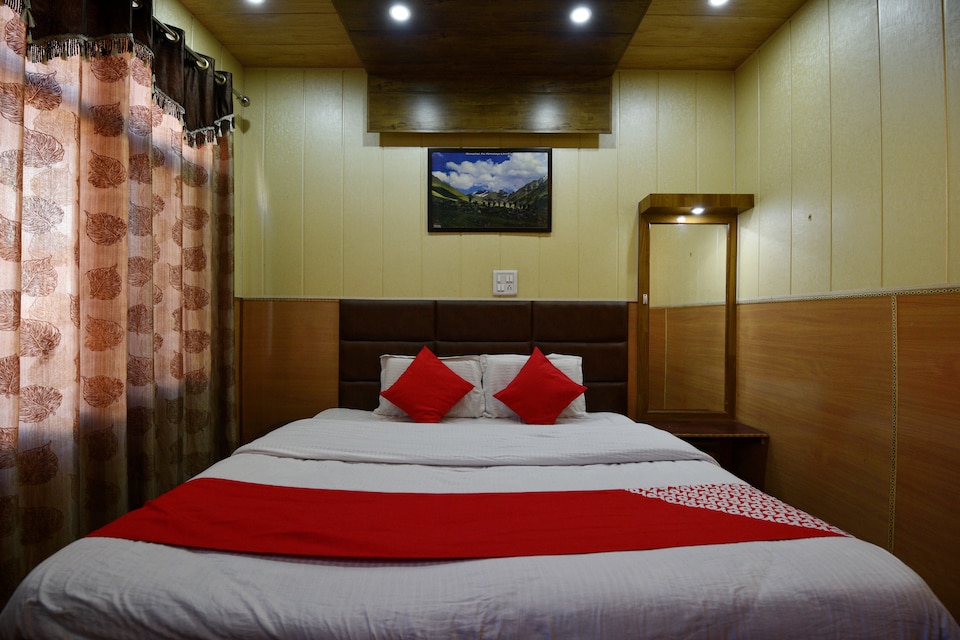 OYO 24828 Hotel Akshay, Solan, Solan