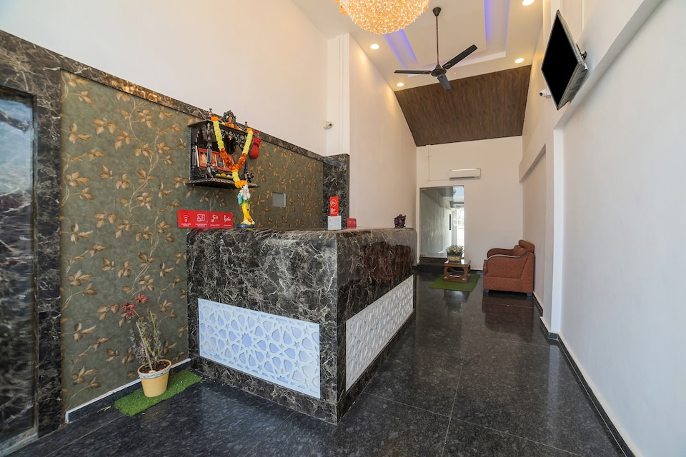 Collection O 24848 Royal Imperio, Pirangut, Pune