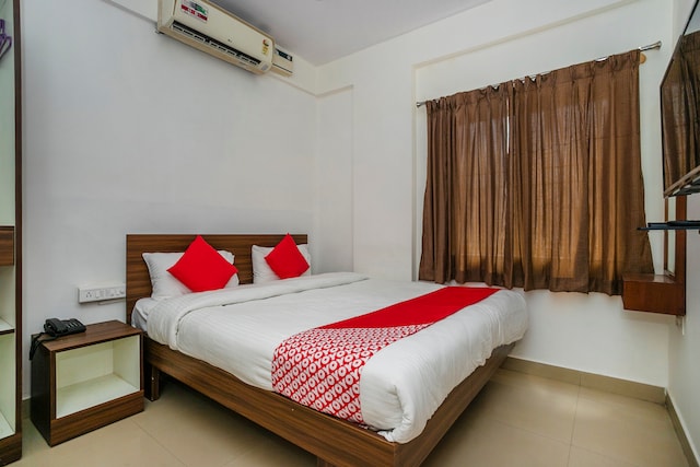 OYO Stay Zone Near Phoenix Marketcity