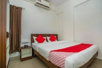 OYO Stay Zone Near Phoenix Marketcity