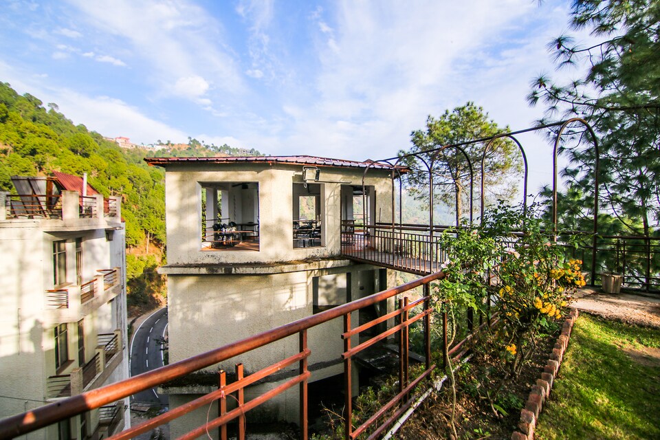 OYO Home 24870 Charming 2BHK, Kasauli, Kasauli