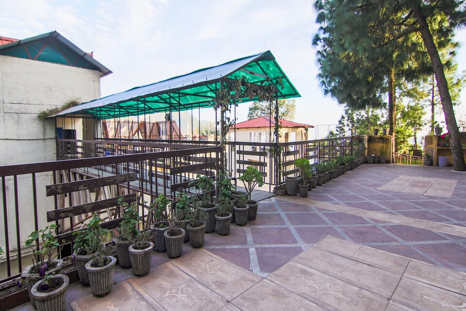 OYO Home 24870 Charming 2BHK, Kasauli, Kasauli