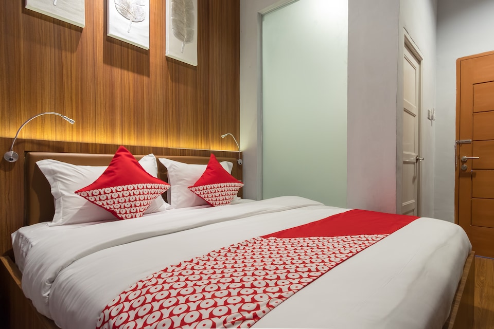 OYO 248 De Natio Guest House, Medan, Medan
