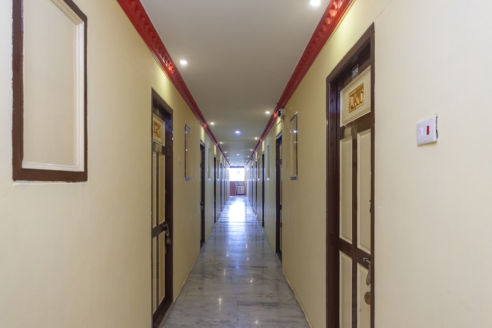OYO Flagship 24898 Senthur Murugan Residency, Tambaram Chennai, Chennai