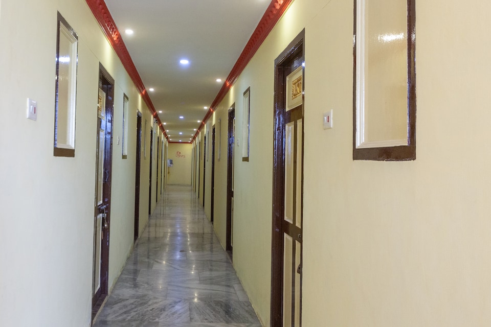 OYO Flagship 24898 Senthur Murugan Residency, Tambaram Chennai, Chennai