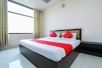 OYO Achi House Near Vishwa Vidyalaya Metro Station