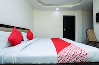 OYO Achi House Near Vishwa Vidyalaya Metro Station
