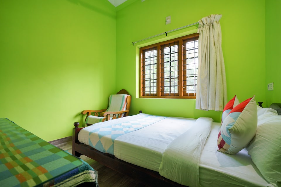 OYO Home 24914 Cosy 3BHK, Anachal, Munnar