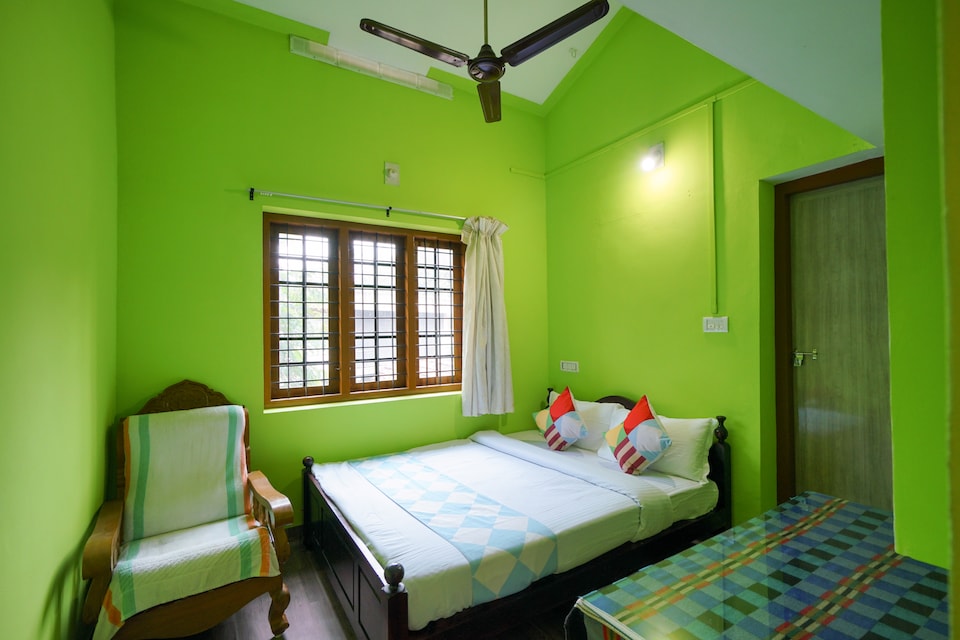 OYO Home 24914 Cosy 3BHK, Anachal, Munnar