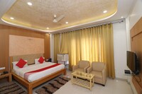 OYO Bhagwati Palace