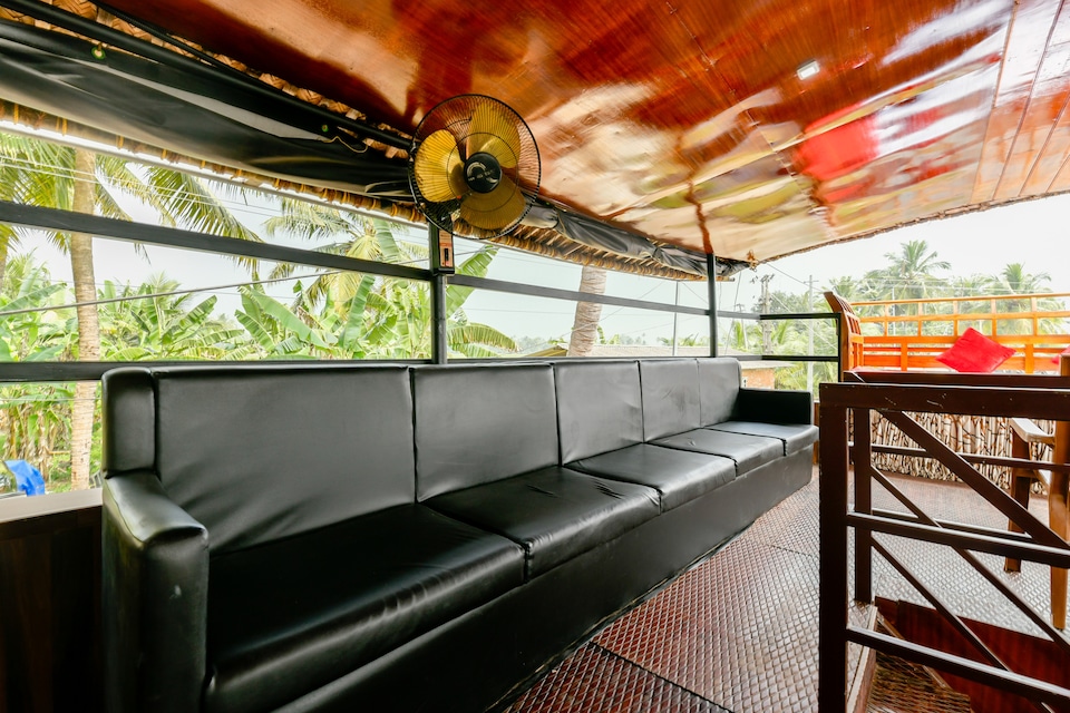 OYO 24920 इंद्रप्रस्थ रॉयल कैसल शेयरिंग हाउसबोट, Alappuzha Backwaters, Punnamada Alleppey