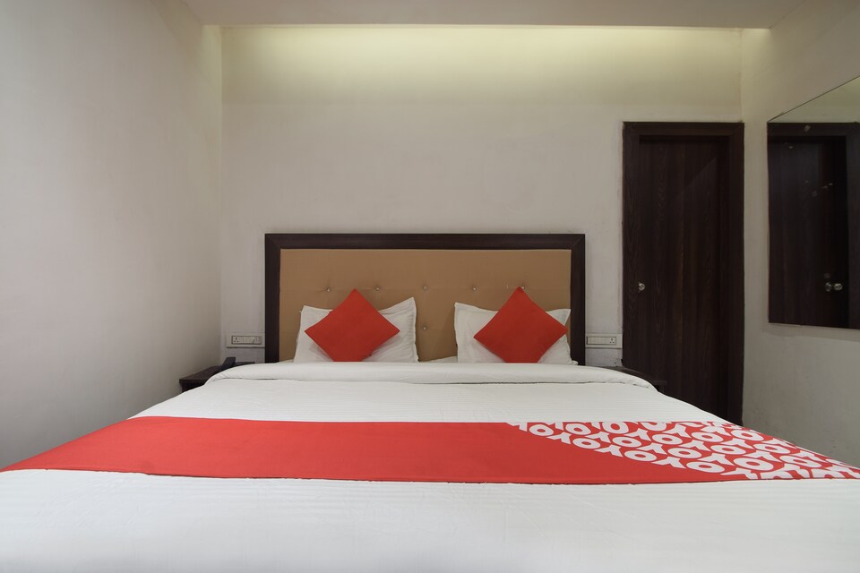 OYO 24923 Rani Palace, Fateh Sagar, Udaipur