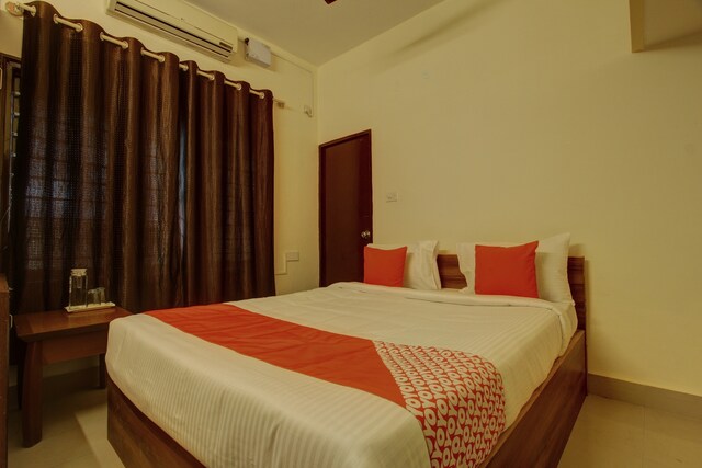OYO Aiwan E Ashraf Suites Near Snow City